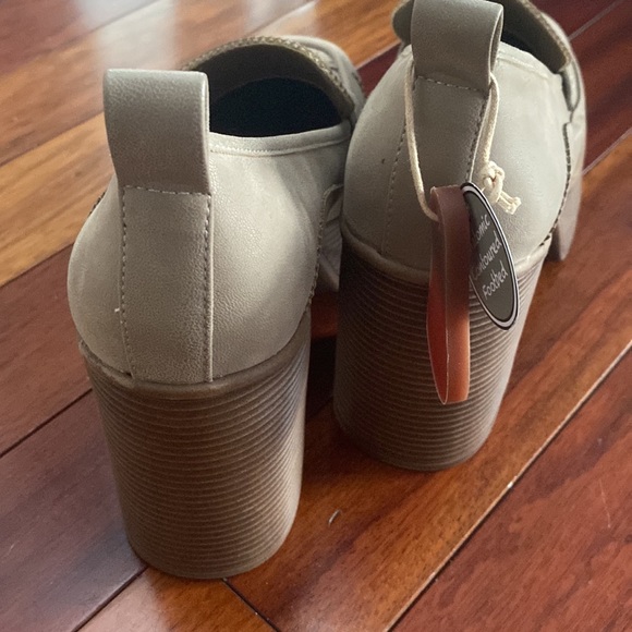 MIA Women’s Yisel PLATFORM Loafer Platform PUMP 
Size 8.5 - Picture 5 of 5